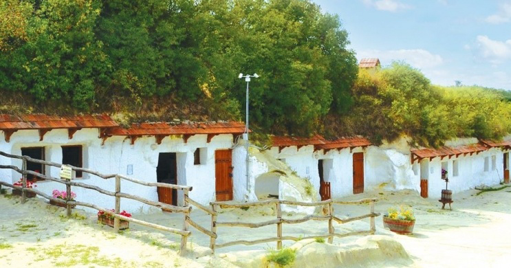 24853-egerszalok-barlanglakasok_WebReady